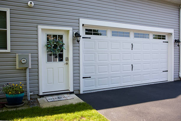 24/7 Emergency Garage Door Panel Replacement experts in Desert View Highlands, CA